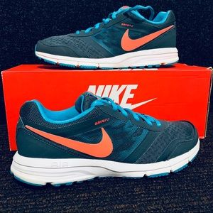 Nike Air Relentless 4 • Women's • 684042-006 • 9.5